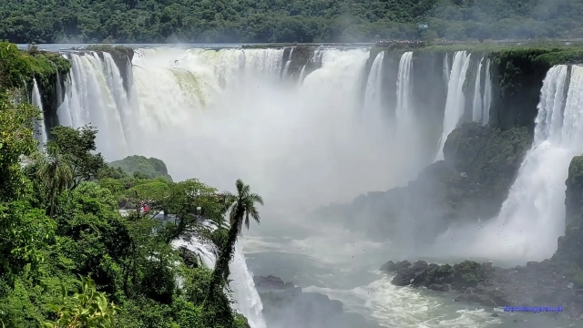 Brazylia wodospady Iguazu - widok na Gargante del Diablo Brazylia wodospady Iguazu - widok na Gargante del Diablo